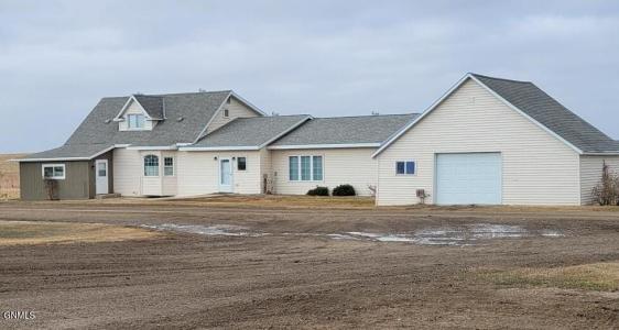 8221 117th Avenue, Crete, ND 58040, USA