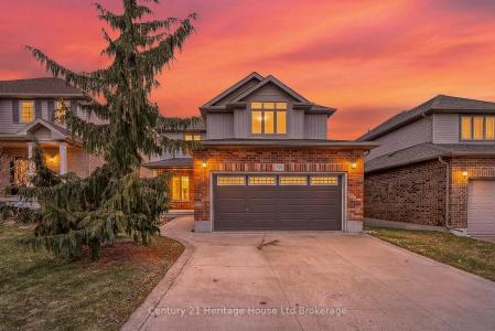 215 MUNNOCH BOULEVARD, Woodstock, Ontario N4T 1V7, CANADÁ