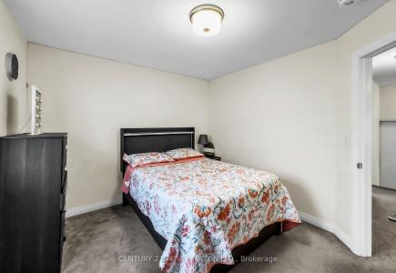 302 CULLEN TRAIL, Peterborough, Ontario K9H 0J8, Canadá