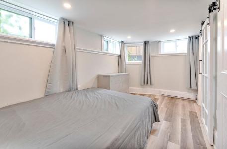 111/113 NORTH RIVER ROAD, Charlottetown, 爱德华王子岛 C1A 3K7, 加拿大