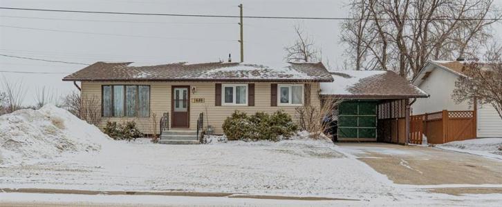 1686 MCKAY AVENUE, Portage La Prairie, Manitoba R1N 0J6, Canadá