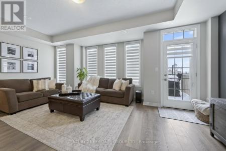 6 MEL IRVING DRIVE, Bradford West Gwillimbury (bradford), 安大略省 L3Z 4P1, 加拿大