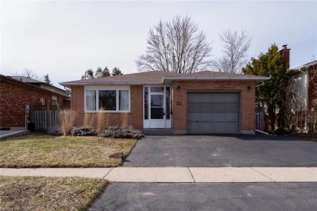 31 COXWELL CRESCENT, Brantford, Ontario N3P 1P5, Canada