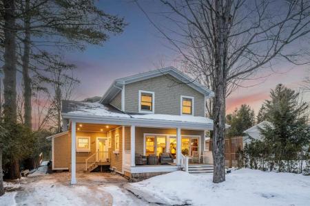 158  Av. du Parc, Magog, ケベック J1X 5V9, カナダ