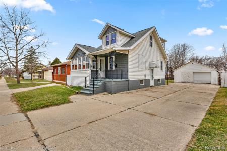 6837 Braun, Center Line, Michigan 48015, USA