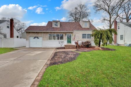 214 Whittier Ave, North Babylon, NY 11703, USA