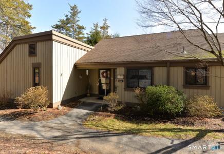 53 Heritage Village #A, Southbury, Connecticut 06488, USA