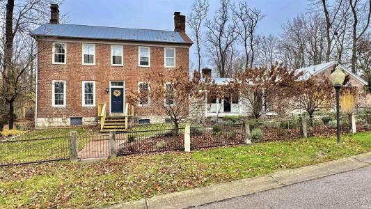 2001 E Hillside Drive , 8, Bloomington, אינדיאנה 47401, ארצות הברית של אמריקה 