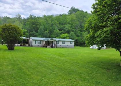 2246 Asa Creek, Hager Hill, Kentucky 41222, USA