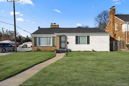 15805 Lindsay Street, Detroit, Michigan 48227, USA