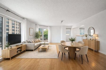 377-389 Rue Sherbrooke O., Montréal (Le Plateau-Mont-Royal), ケベック H3A 1B5, カナダ
