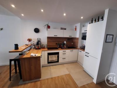 Lyon, Rhône-Alpes 69007, France