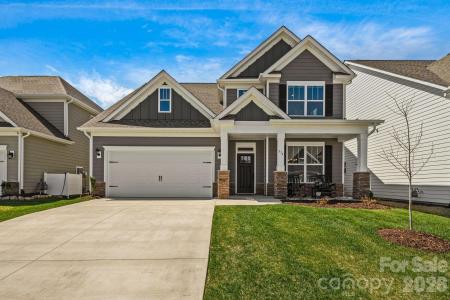 574 Fox Cove Road, Hendersonville, North Carolina 28792, USA