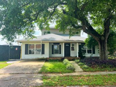 2112 DEERFIELD Road, Terrytown, Louisiana 70056, USA