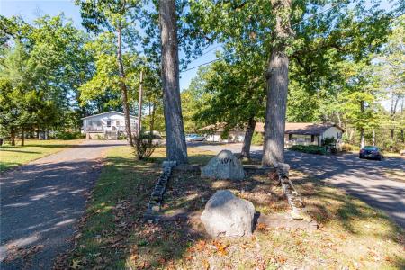 106 Phil Mar Dr, Butler, Pennsylvania 16002, USA