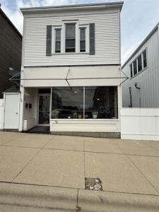 26 E Main Street, Evansville, Wisconsin 53536-1067, USA