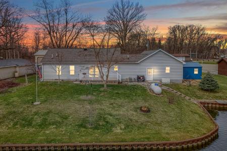 6877 Rowley Drive, Osseo, Michigan 49266, Stati Uniti