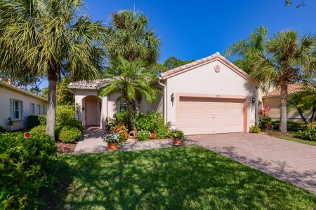 329 NW Treeline Trace, Port St Lucie, פלורידה 34986, ארצות הברית של אמריקה 