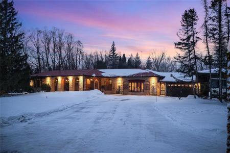 682 SHALOM PATH, East St Paul, Manitoba R1C 0C3, Canada