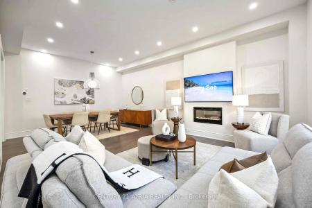 109 VANTAGE LOOP, Newmarket, Ontario L3X 0K8, Canada