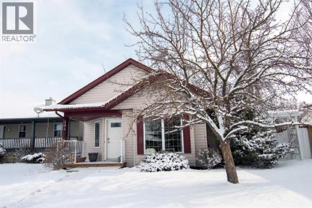 404 18 STREET SOUTHEAST, High River, Alberta T1V 1W3, Canada