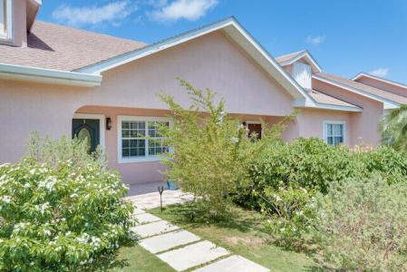 3, FULLY REMODELED 3 BEDROOM TOWNHOME IN PARK TRACE, West Bay, Grand Cayman, Îles Caïmans