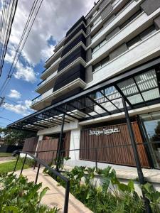 R.I 12 de Mayo esq J.B. Rivarola Matto , Los Laureles, Asunción 00001, Le Paraguay