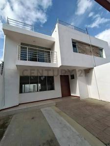 AVENIDA BANZER 4TO ANILLO A MEDIA CUADRA DE LAS BRISAS , Norte, Santa Cruz 0000, Bolivia