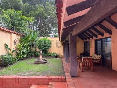 calle los nogales a pasos de  av Mariscal terceros banzer , Equipetrol, Santa Cruz 00001, Bolivie