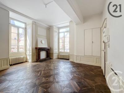 Sens, Bourgogne 89100, Pháp