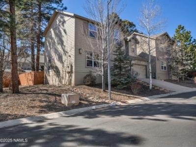4033 N. Pipit Place, Flagstaff, Arizona 86004, USA