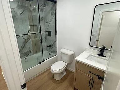 2014 Iris Wy, East Hemet, California 92545, USA