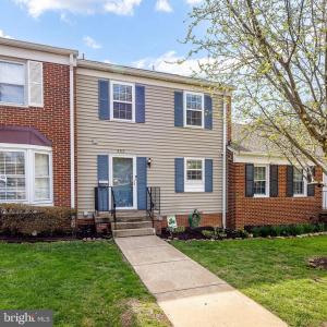 202 Leeds Court E, Warrenton, Virginia 20186, USA
