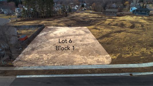 Lot  Block 1 S Maple Drive, Cambridge, مينيسوتا 55008, الولايات المتحدة