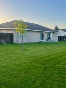 114 Apple Blossom Dr, Rupert, איידהו 83350, ארצות הברית של אמריקה 