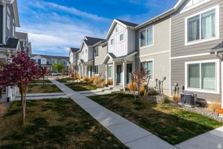 3889 S SILVER BANK DR., Magna, Utah 84044, USA