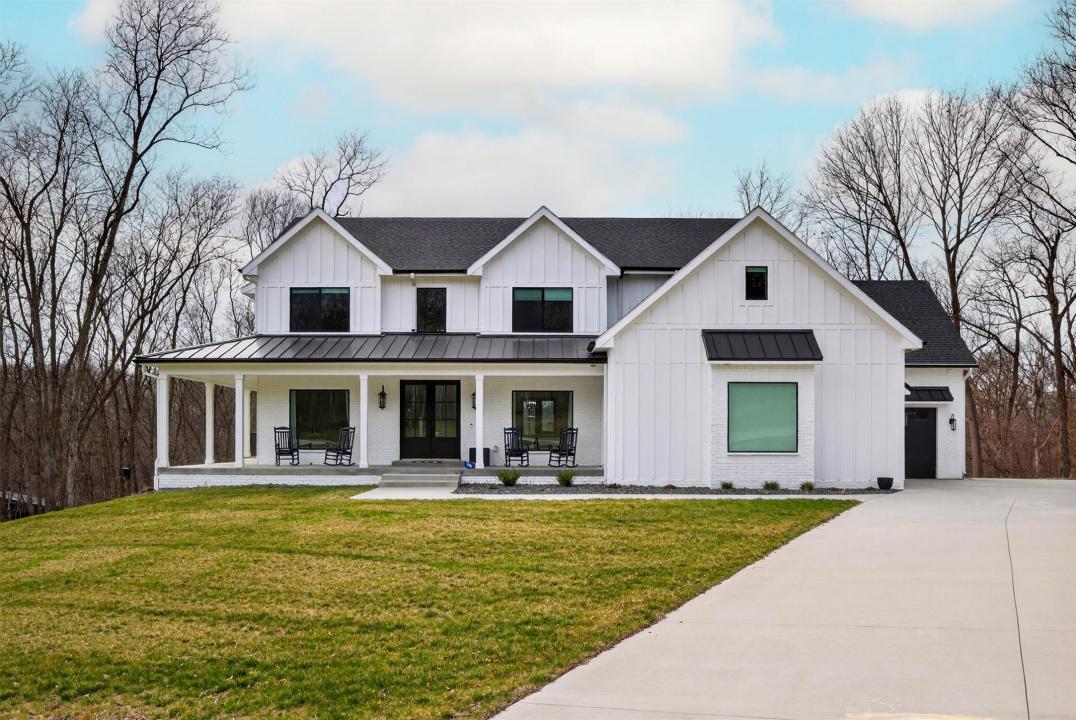 35715 River Woods Drive, Booneville, Iowa 50038, USA