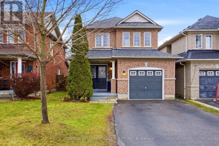 36 RAMPART CRESCENT, Whitby (williamsburg), Ontario L1P 1T6, Canada