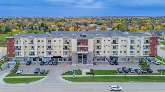 1730 LEILA AVENUE, Winnipeg, Manitoba R2P 1Z1, Canada