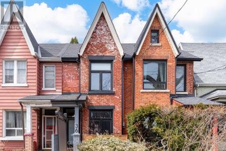 36 GOLDEN AVENUE, Toronto (roncesvalles), Ontario M6R 2J4, Canada