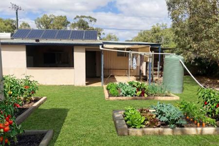 4 Gamenya Avenue, Merredin, WA 6415, Australia