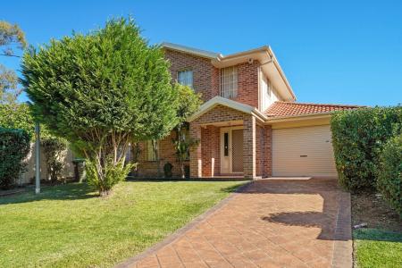 10c Alexander Cres, Macquarie Fields, NSW 2564, Austrália