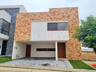 Renta de Casa en Parque Anáhuac, con 3 recámaras, jardín y Roof Garden en Lomas de Angelópolis III,, San Andrés Cholula, Puebla 72830, México