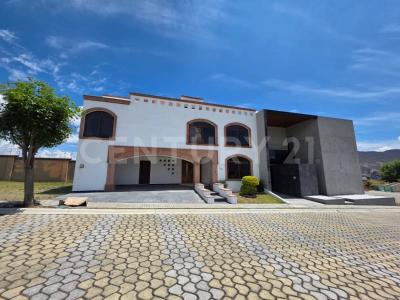 Renta de casa estilo Mexicano Contemporáneo de 3 recámaras en Parque Anahuac Lomas de Angelopolis III,, San Andrés Cholula, Puebla 72830, México