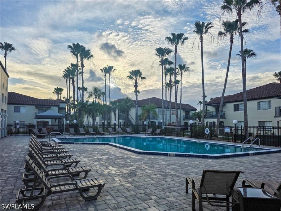 3407 Winkler Avenue #304 304, Fort Myers, Florida 33916, USA