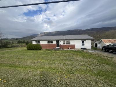 3981 Doctor Thomas Walker Rd, Rose Hill, Virginia 24281, Estados Unidos