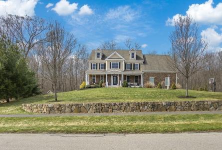20 Hunters Ridge Way, Hopkinton, Massachusetts 01748, USA