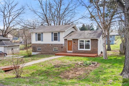 2004 N Southwest Ct., Columbia, Missouri 65202, USA