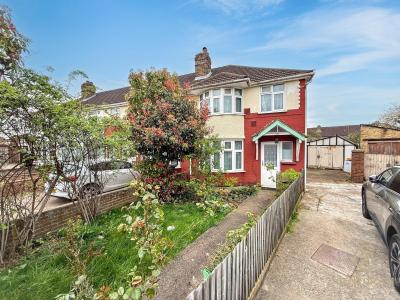 56, Meadowbank Gardens, HOUNSLOW, United Kingdom