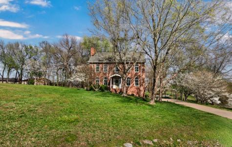 930 Doe Run Ct, Adams, Tennessee 37010, USA